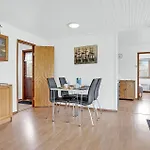 3 Bedroom Pet Friendly In Prázdninový dům