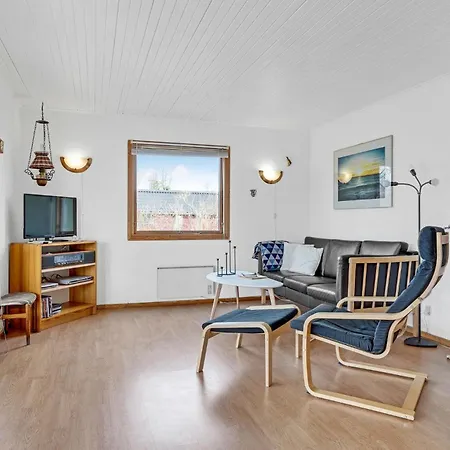 3 Bedroom Pet Friendly In *