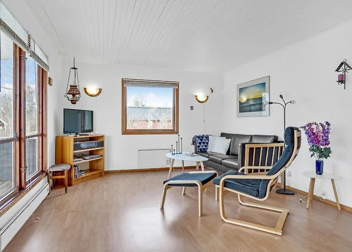 3 Bedroom Pet Friendly In *